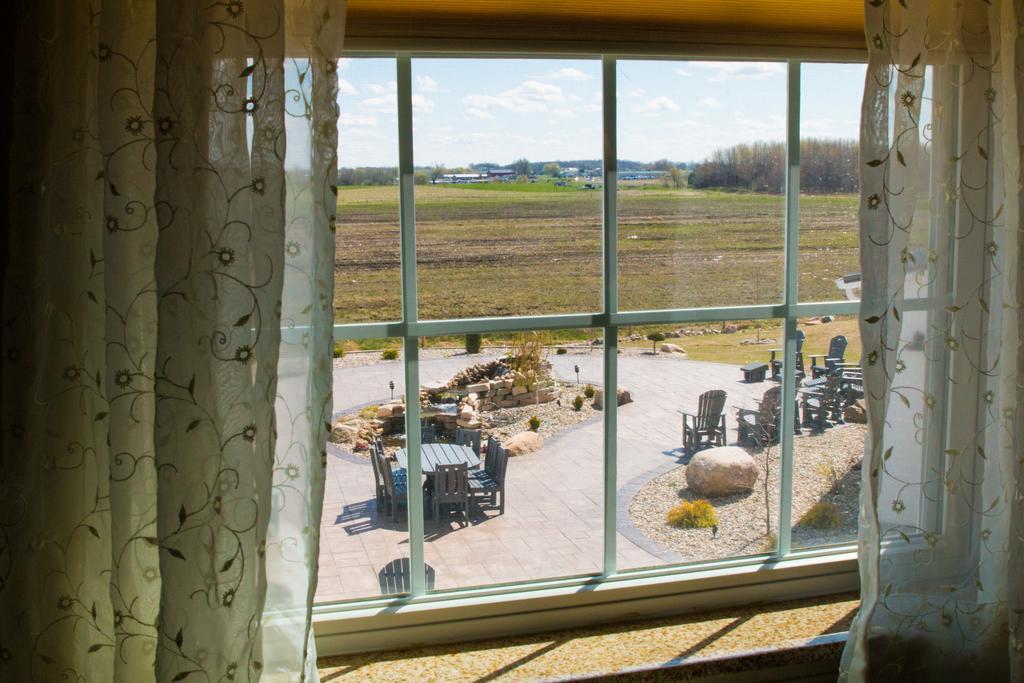 Blue Gate Garden Inn Shipshewana Exterior photo