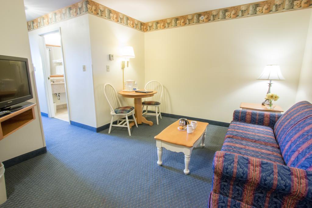 Blue Gate Garden Inn Shipshewana Exterior photo